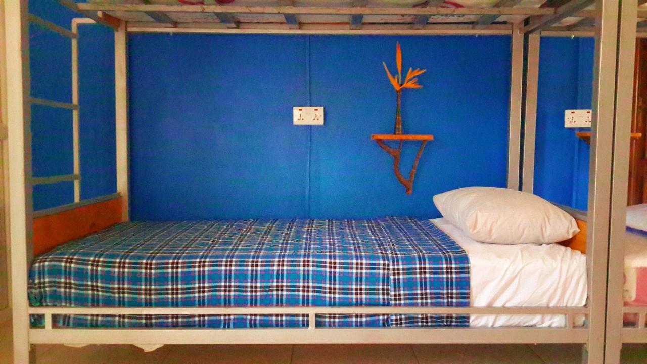 Hunch Backpackers Hostel ดาร์เอสซาลาม ภายนอก รูปภาพ