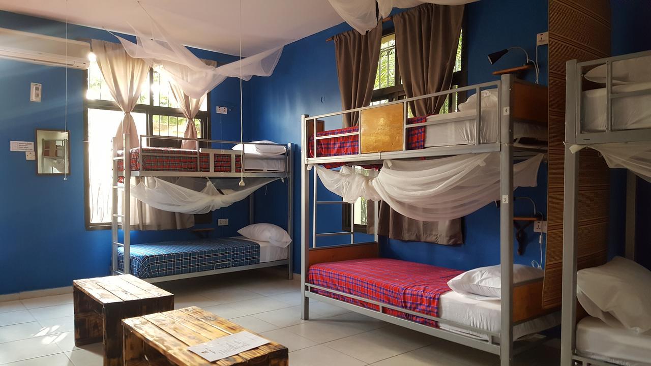 Hunch Backpackers Hostel ดาร์เอสซาลาม ภายนอก รูปภาพ