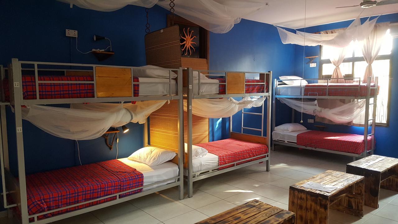 Hunch Backpackers Hostel ดาร์เอสซาลาม ภายนอก รูปภาพ