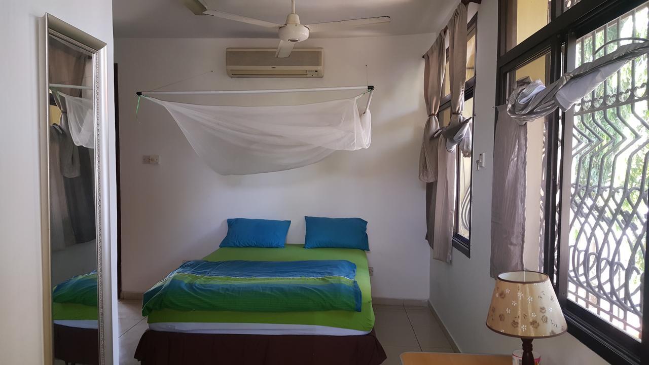 Hunch Backpackers Hostel ดาร์เอสซาลาม ภายนอก รูปภาพ