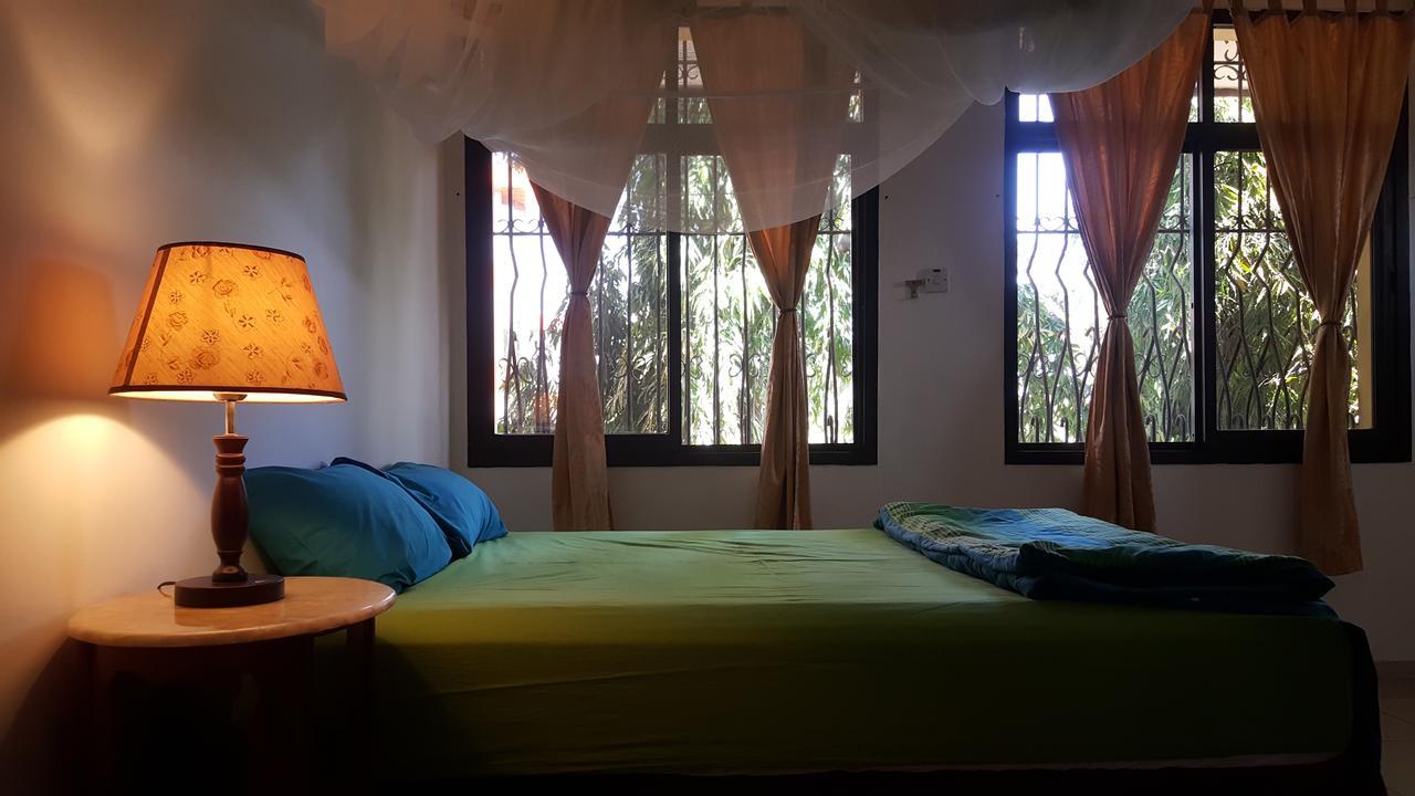 Hunch Backpackers Hostel ดาร์เอสซาลาม ภายนอก รูปภาพ